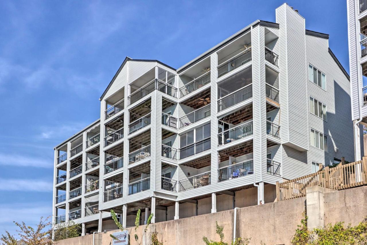 Sunny Osage Beach With Balcony And Lakefront View Dış mekan fotoğraf